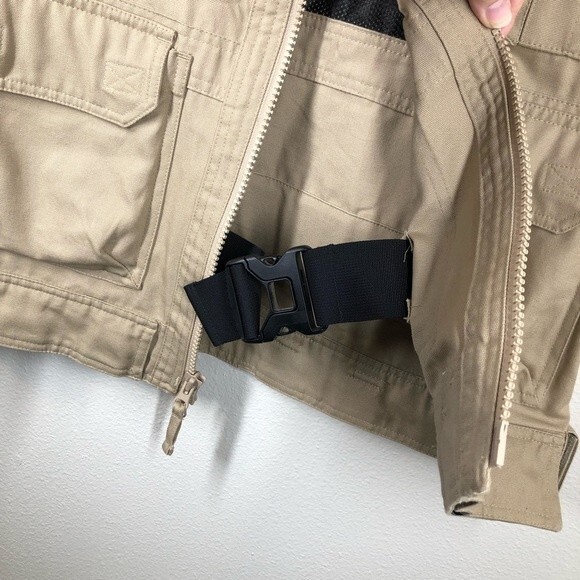 Duluth Trading Co Khaki Work Vest Outdoors Clips Medium - Picture 6 of 11